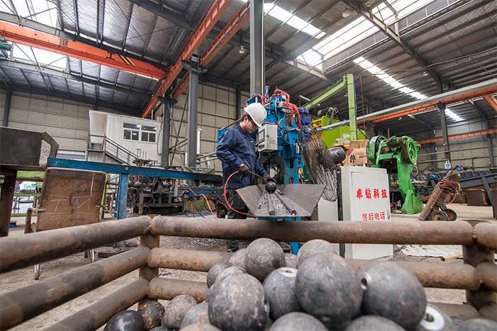 瑞昌网架配件-螺栓球加工车间